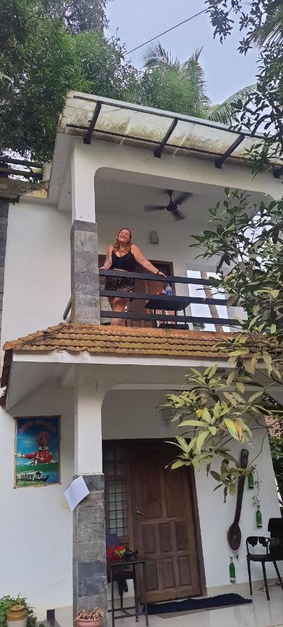Abru'S Holidays International Travelers Alappuzha Bagian luar foto